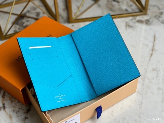 First bag ru PASSPORT COVER VUITTON LOUIS 0804